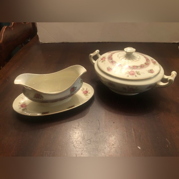 - Antique Gravy and Serving Dish.Czechoslovakia.Breast Cancer Fundraiser - Picture 1 of 7
